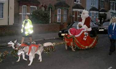 Swan Center, Eastleigh, Christmas Parade, Santa is Huskey powered
